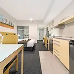 \'18Th In The Clouds\' Cbd Resort Living With Pool