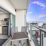 \'18Th In The Clouds\' Cbd Resort Living With Pool