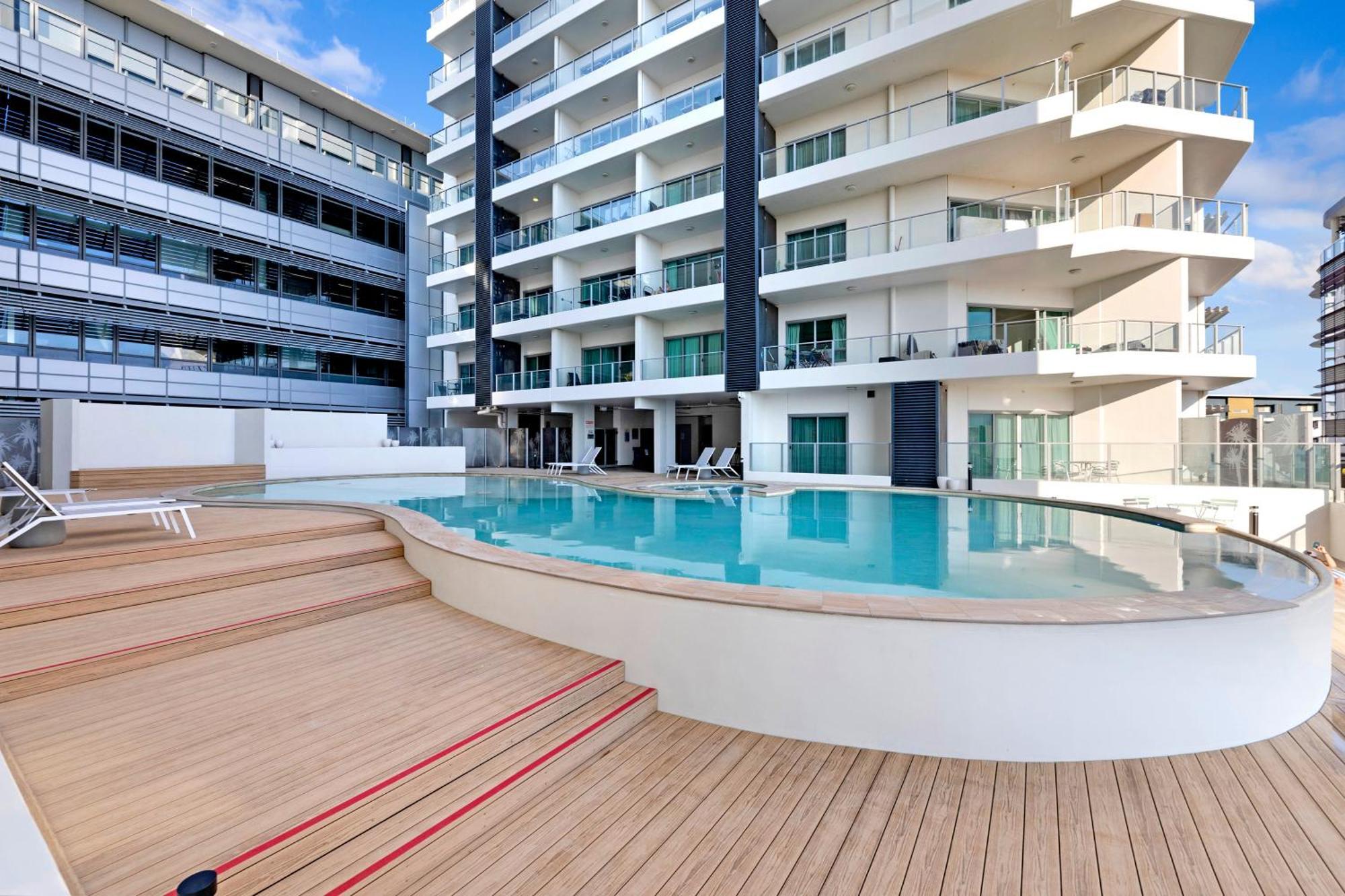 Apartment '18th In The Clouds' Cbd Living With Pool Darwin
